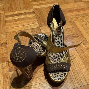 Roberto Cavalli
Excellent condition worn only twice